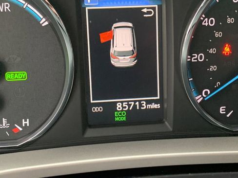 Used 2017 Toyota RAV4 XLE image 30