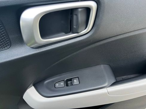 Certified 2024 Hyundai Venue SEL FWD image 31