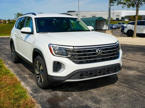 Certified 2024 Volkswagen Atlas SE image 45