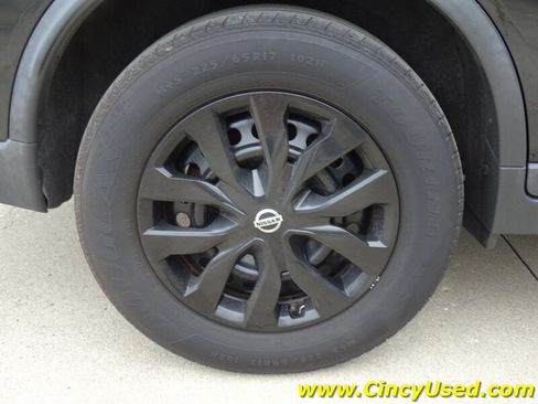 Used 2018 Nissan Rogue S AWD/4WD image 32
