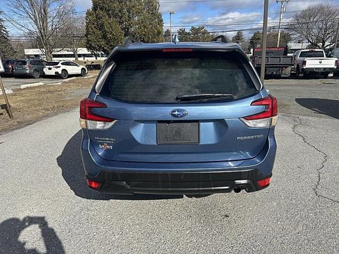 Used 2019 Subaru Forester Premium w/ All-Weather Package image 4