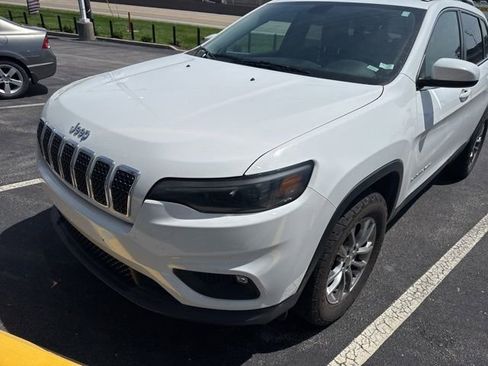 Used 2019 Jeep Cherokee Latitude Plus AWD/4WD image 3