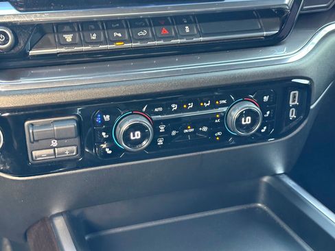 Used 2024 Chevrolet Silverado 3500 High Country w/ High Country Premium Package image 31