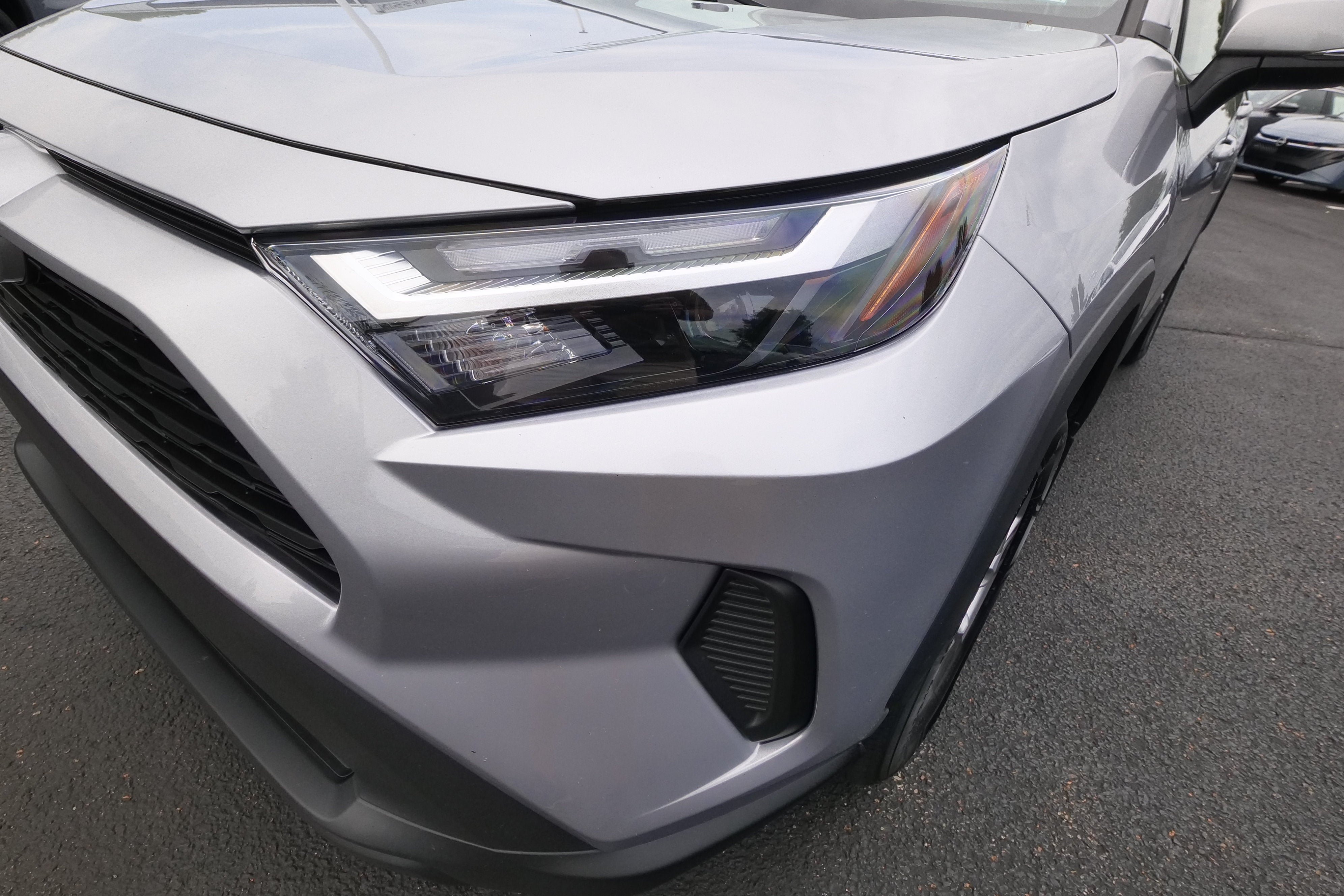 Used 2023 Toyota RAV4 XLE AWD/4WD image 11