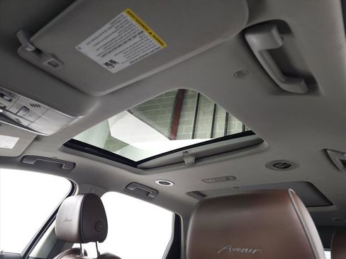 Used 2018 Buick Enclave Avenir image 15