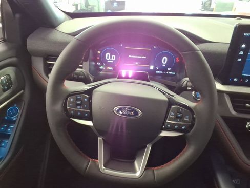 New 2026 Ford Explorer ST-Line w/ ST-Line Street Pack image 13