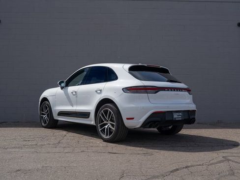 Certified 2025 Porsche Macan image 3