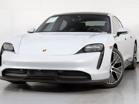 Used 2023 Porsche Taycan image 3