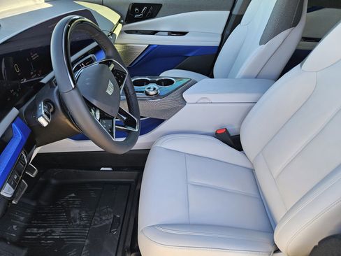 New 2026 Cadillac Optiq Luxury 1 w/ LPO, Floor Liner Package image 9