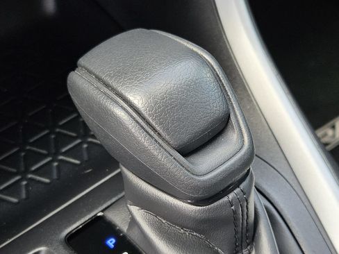 Used 2025 Toyota RAV4 XLE FWD image 21