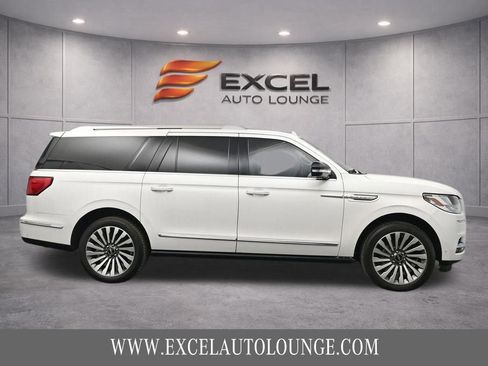 Used 2021 Lincoln Navigator L Reserve w/ Luxury Package AWD/4WD image 10