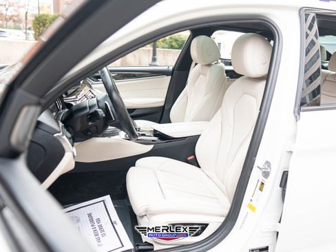 Used 2018 BMW 540i w/ M Sport Package image 16