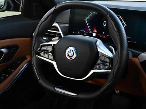 Used 2025 BMW 330i xDrive Sedan w/ Convenience Package image 24