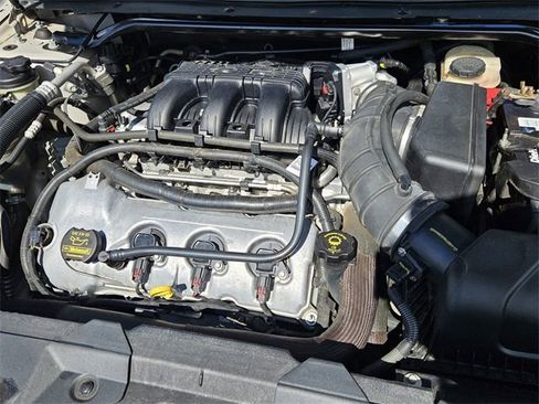 Used 2010 Ford Taurus SEL image 25