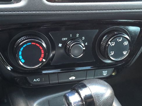 Used 2016 Honda HR-V LX image 26