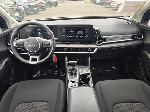 Used 2025 Kia Sportage LX FWD image 18