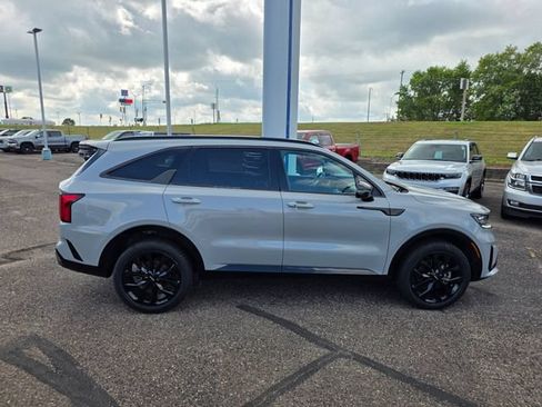 Used 2023 Kia Sorento SX AWD/4WD image 8