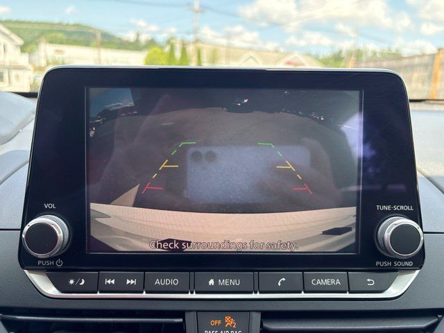 Used 2025 Nissan Altima 2.5 SV FWD image 19