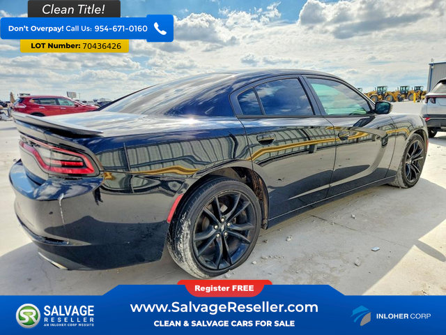 Used 2017 Dodge Charger SE w/ Blacktop Package RWD image 4