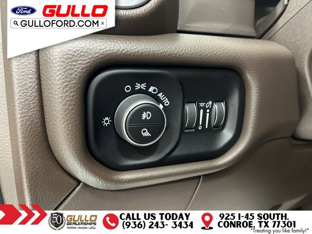 Used 2025 RAM 3500 Laramie AWD/4WD image 19