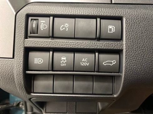 Used 2025 Toyota 4Runner TRD Off-Road Premium AWD/4WD image 17