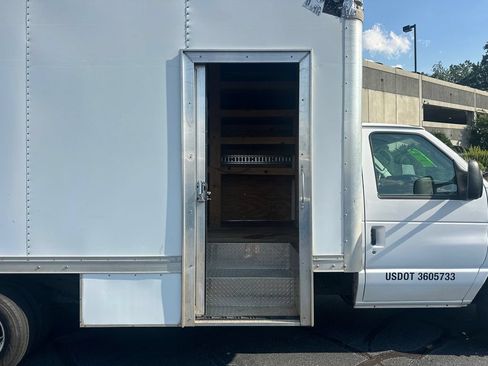 Used 2019 Ford E-450 and Econoline 450 Super Duty w/ Power Windows & Locks Group RWD image 13