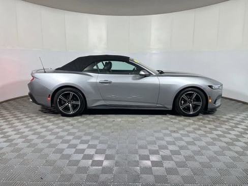 Used 2025 Ford Mustang Premium RWD image 9