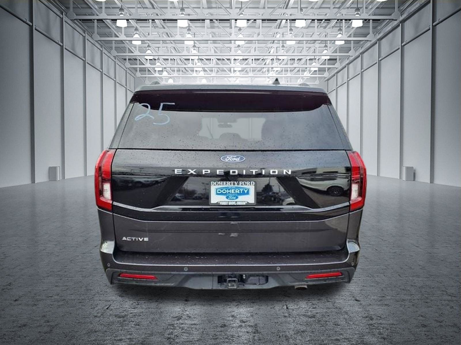 Certified 2025 Ford Expedition Active AWD/4WD image 12