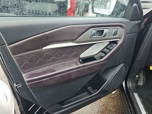 Used 2025 Ford Explorer Platinum w/ LUX Leather Package image 11