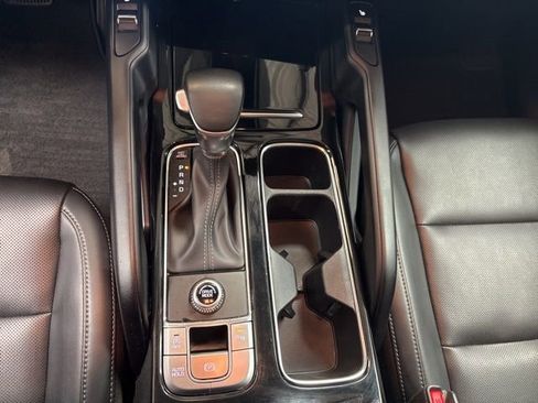 Used 2024 Kia Telluride S FWD image 19