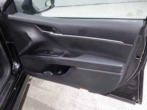 Used 2018 Toyota Camry LE FWD image 23