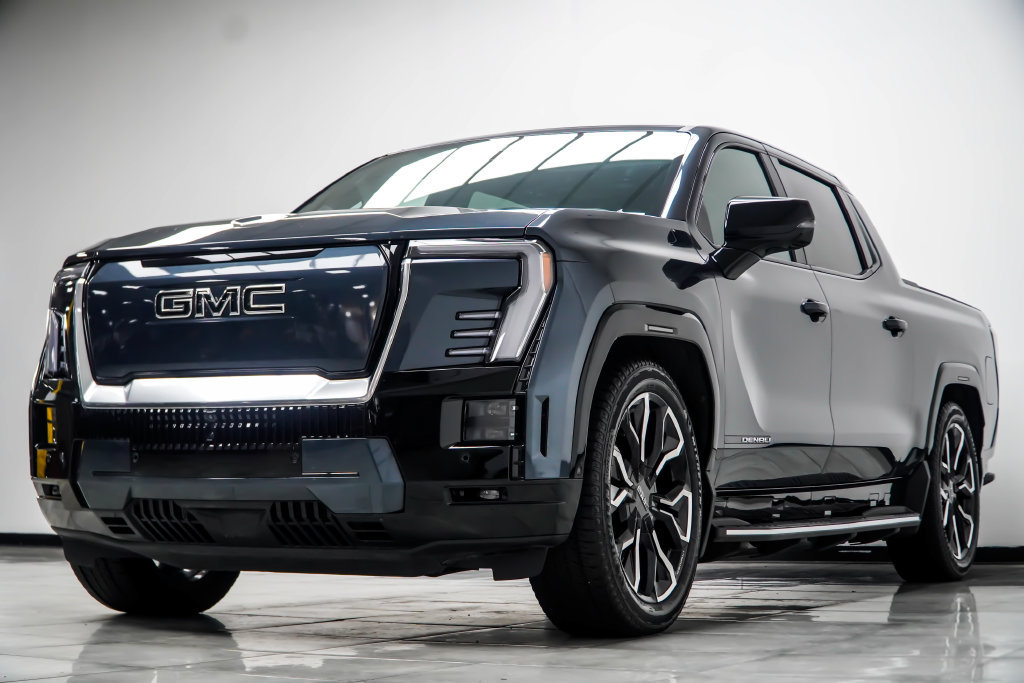 Used 2025 GMC Sierra EV Denali AWD/4WD image 14