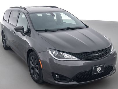 Used 2020 Chrysler Pacifica Touring-L Plus w/ S Appearance Package