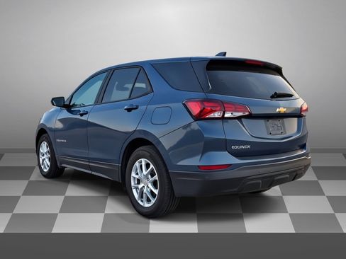 Certified 2024 Chevrolet Equinox LS w/ LS Convenience Package FWD image 4