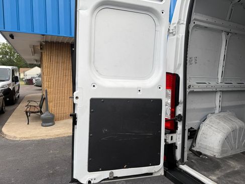 Used 2021 RAM ProMaster 2500 w/ Convenience Group FWD image 12