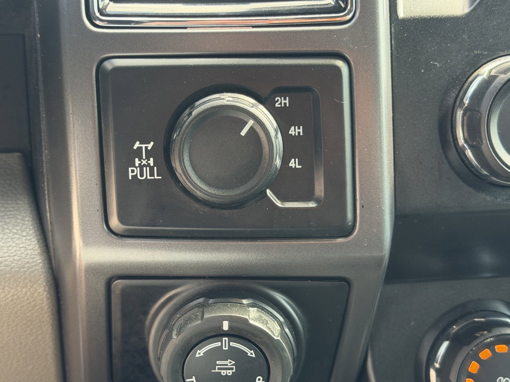 Used 2019 Ford F150 XLT w/ Equipment Group 302A Luxury AWD/4WD image 25