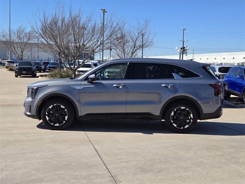 Certified 2024 Kia Sorento S image 12