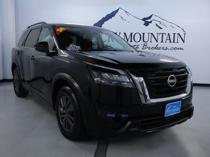 Used 2024 Nissan Pathfinder SV