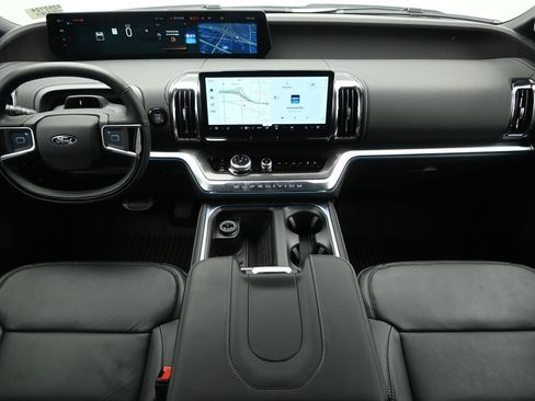 New 2025 Ford Expedition Platinum w/ Stealth Performance Package image 21