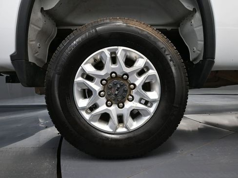 Used 2023 Chevrolet Silverado 2500 LT AWD/4WD image 17