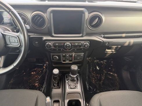 Used 2022 Jeep Gladiator Sport AWD/4WD image 15