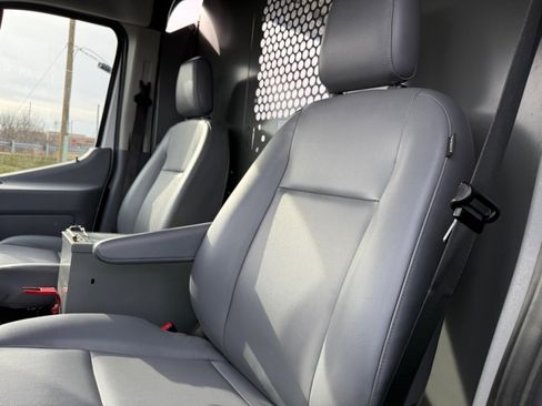 Used 2018 Ford Transit 350 T-350 148 Med Rf 9500 GVWR Sl image 15