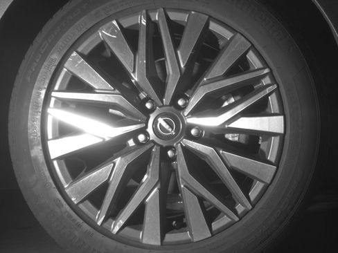 Used 2025 Nissan Altima 2.5 SV FWD image 15