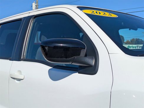 Used 2023 Nissan Frontier SV w/ Midnight Edition Package image 10