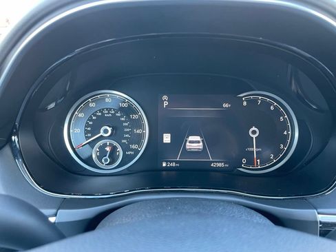 Used 2025 Genesis GV70 2.5T AWD/4WD image 9