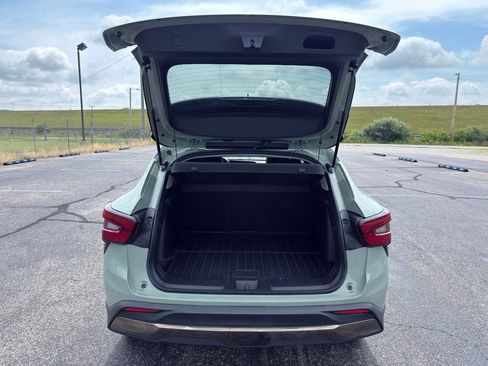 Used 2025 Chevrolet Trax ACTIV FWD image 21