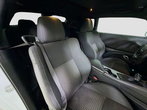 Used 2019 Dodge Challenger R/T w/ Driver Convenience Group RWD image 27
