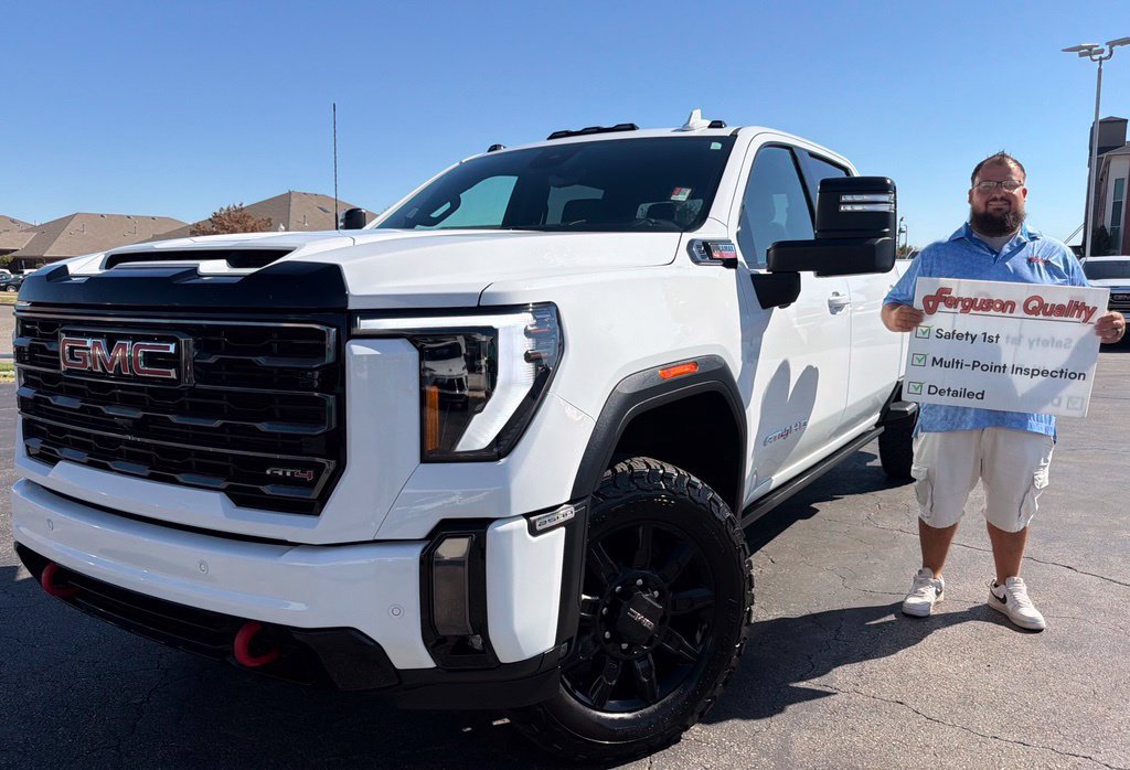 Used 2024 GMC Sierra 2500 AT4 w/ AT4 Premium Plus Package AWD/4WD image 1