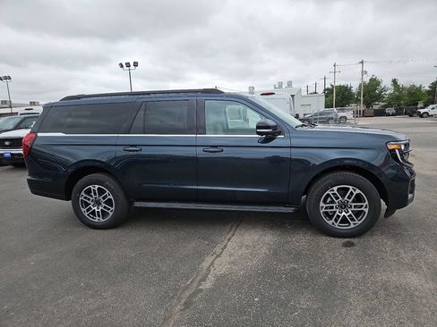 New 2026 Ford Expedition Max Active RWD image 14