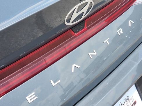 Used 2025 Hyundai Elantra SEL FWD image 6